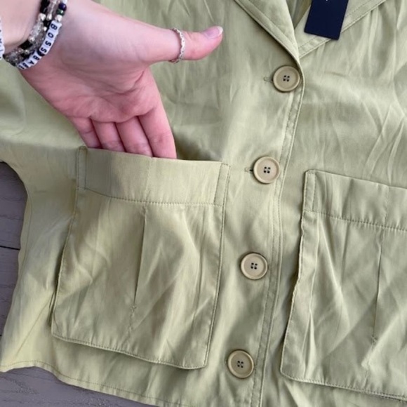 Lulu's NWT Safari Light Green Oversized Button-Up Top XS - Picture 7 of 10
